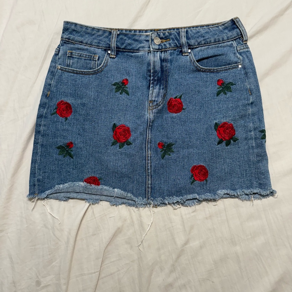 Mini Jean skirt with roses